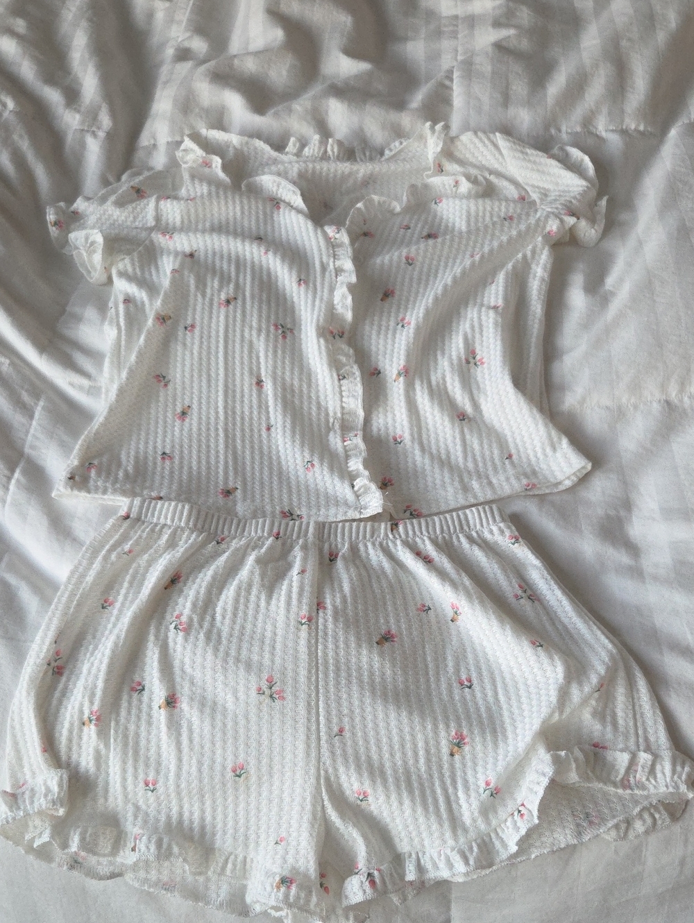 White Floral Ruffle Pajama Set - Women